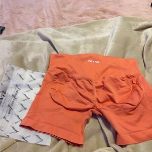 Women's dfyne coral Seamless Active Shorts